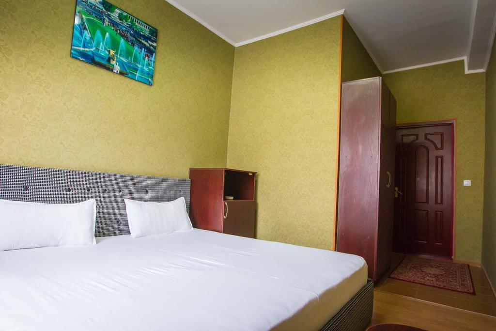 Diar Hotel Atyraū Quarto foto