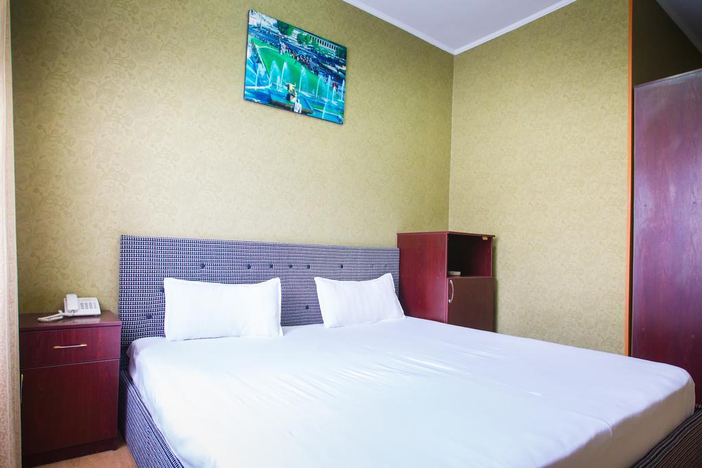 Diar Hotel Atyraū Quarto foto